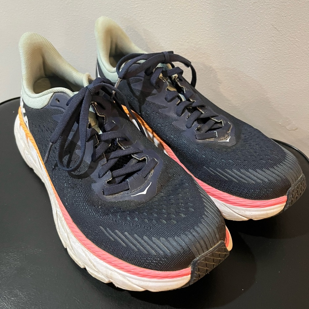 Hoka One One Clifton size W 9.5